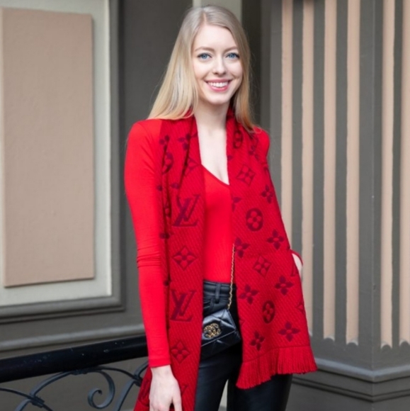 Authentic Louis Vuitton Wool Scarf - Picture 7 of 11
